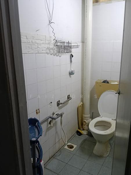 Rumah Flat untuk Dijual di Taman Seri Janggus - Faiz Idris - Bathroom - PropertyGuru.com.my