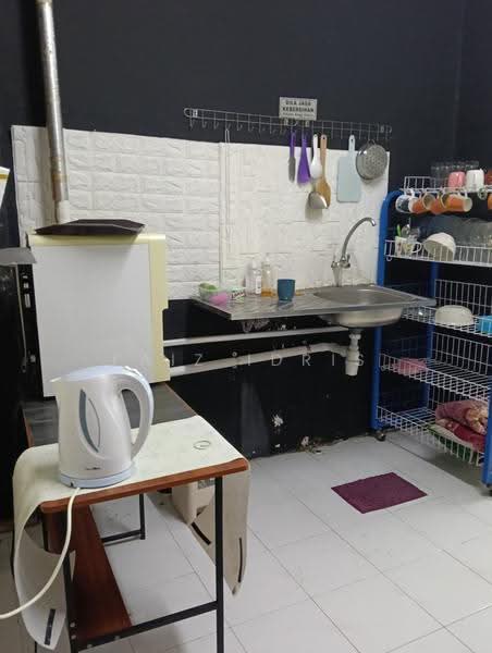 Rumah Flat untuk Dijual di Taman Seri Janggus - Faiz Idris - Kitchen - PropertyGuru.com.my