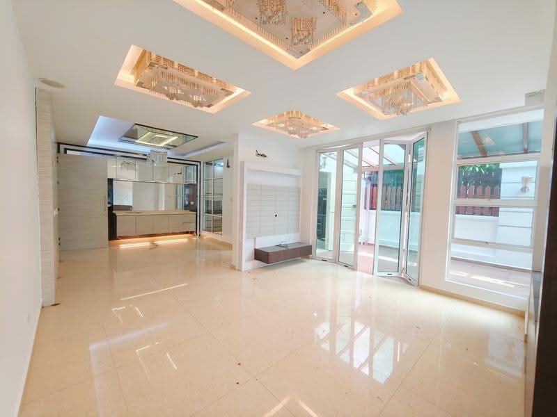 Rumah Berkembar untuk Dijual di Taman Sutera Utama (Skudai) - Xiu Yan - Living Room - PropertyGuru.com.my