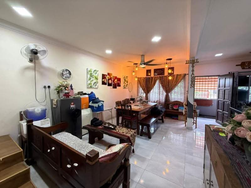 Rumah Teres 1-Tingkat untuk Dijual di Bandar Baru Uda (Tampoi) - Melinda Ee - Living Room - PropertyGuru.com.my