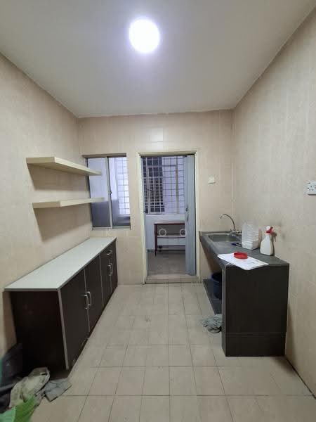 Condominium for Sale at Amadesa Resort Condominium - KT Ooi - Kitchen - PropertyGuru.com.my