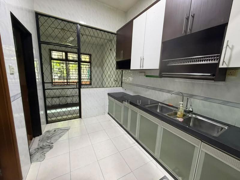 Rumah Berkembar untuk Dijual di Taman Perling (Perling) - Kok Hui - Kitchen - PropertyGuru.com.my
