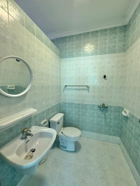 Rumah Berkembar untuk Dijual di Taman Perling (Perling) - Kok Hui - Bathroom - PropertyGuru.com.my