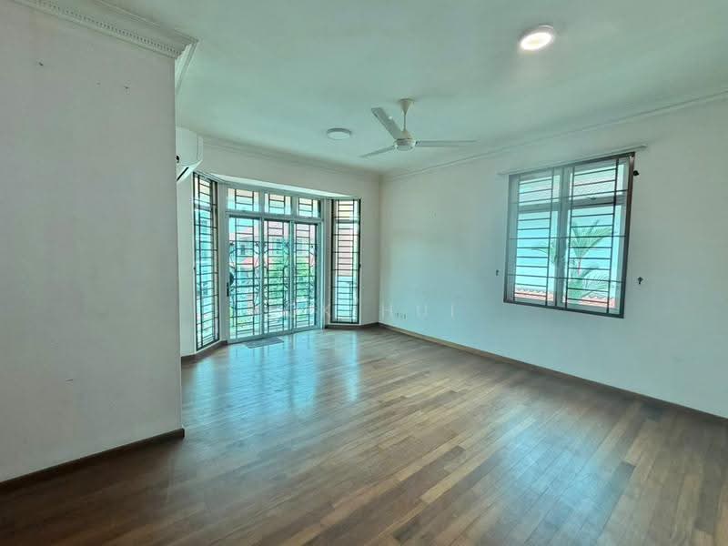 Rumah Berkembar untuk Dijual di Taman Perling (Perling) - Kok Hui - Living Room - PropertyGuru.com.my