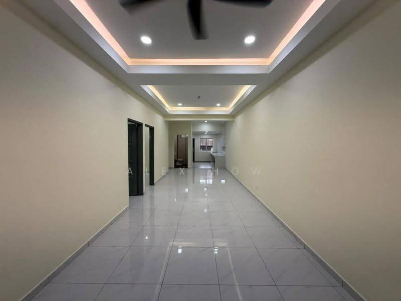 1-storey Terraced House for Sale in Taman Perling (Perling) - Alex How - Corridor - PropertyGuru.com.my
