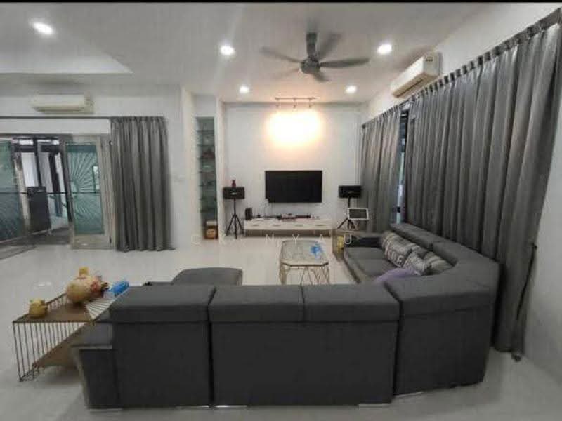 3-storey Terraced House for Rent in Ipoh (Perak) - Ck Nyau - Living Room - PropertyGuru.com.my
