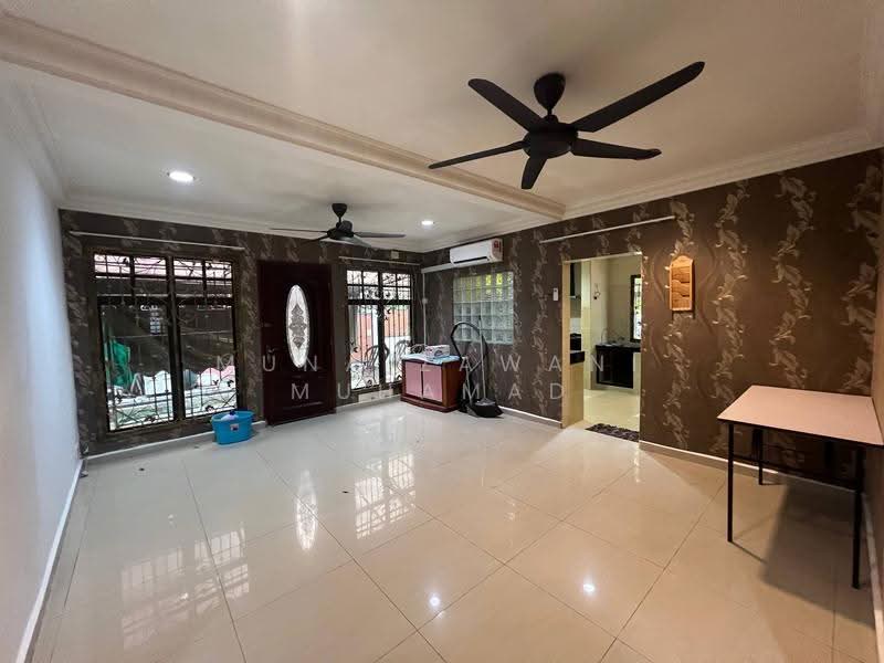 Rumah Teres 2-Tingkat untuk Dijual di Seksyen 5 Wangsa Maju (Wangsa Maju) - Muna Zawani Muhamad - Living Room - PropertyGuru.com.my