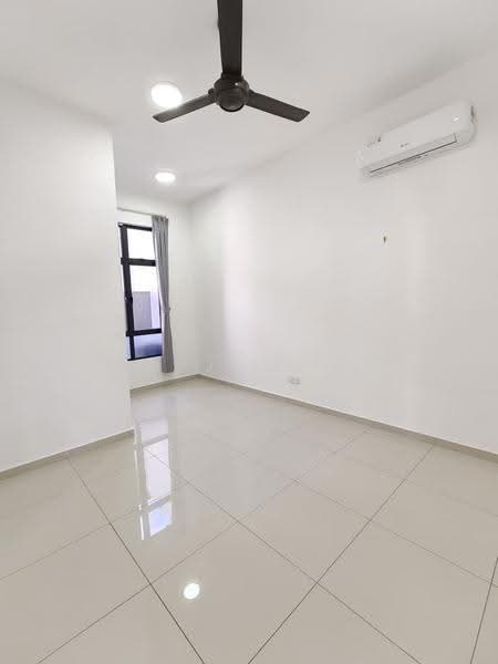 Rumah Kluster untuk Disewa di Taman Desa Tebrau (Tebrau) - Foo Jun Tao - Living Room - PropertyGuru.com.my