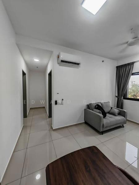 Kediaman Servis untuk Dijual di D'Vervain - Edward Chai - Living Room - PropertyGuru.com.my