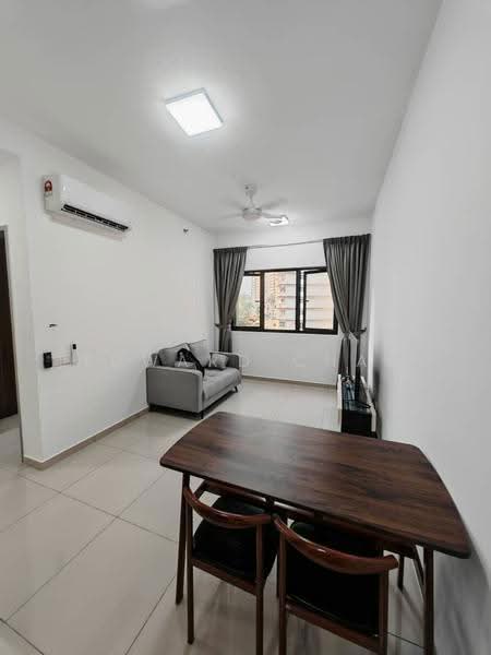 Kediaman Servis untuk Dijual di D'Vervain - Edward Chai - Living Room - PropertyGuru.com.my