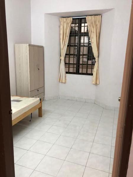 Semi-Detached House for Sale in Taman Iping (Batu Maung) - Ms Chang - Bedroom - PropertyGuru.com.my