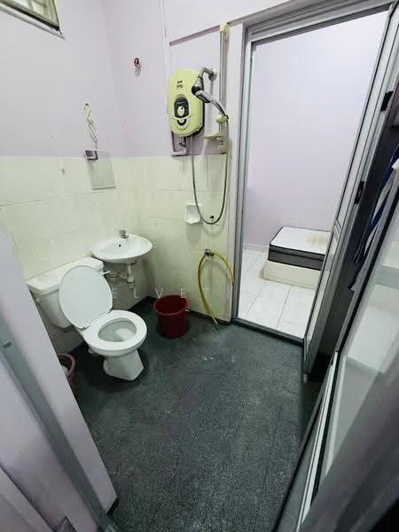 Rumah Teres 2-Tingkat untuk Disewa di Mutiara Rini (Skudai) - Velvet Lau - Bathroom - PropertyGuru.com.my