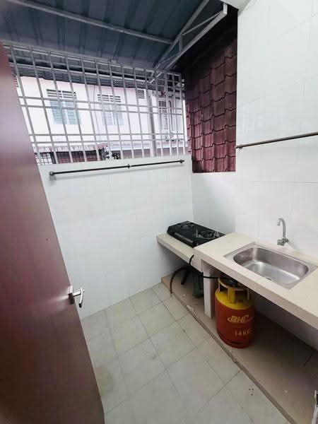 Rumah Teres 2-Tingkat untuk Disewa di Mutiara Rini (Skudai) - Velvet Lau - Kitchen - PropertyGuru.com.my