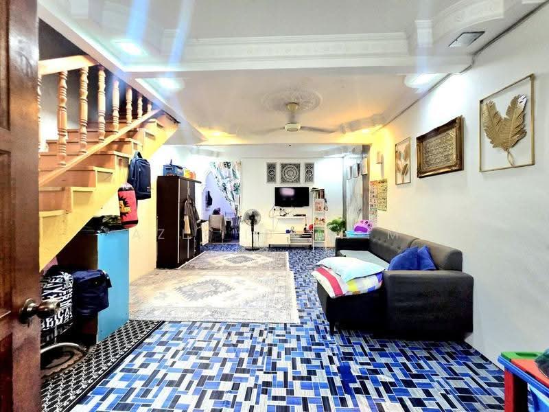2-storey Terraced House for Sale in Kampung Tasik Tambahan (Ampang) - Azli Ibrahim - Living Room - PropertyGuru.com.my