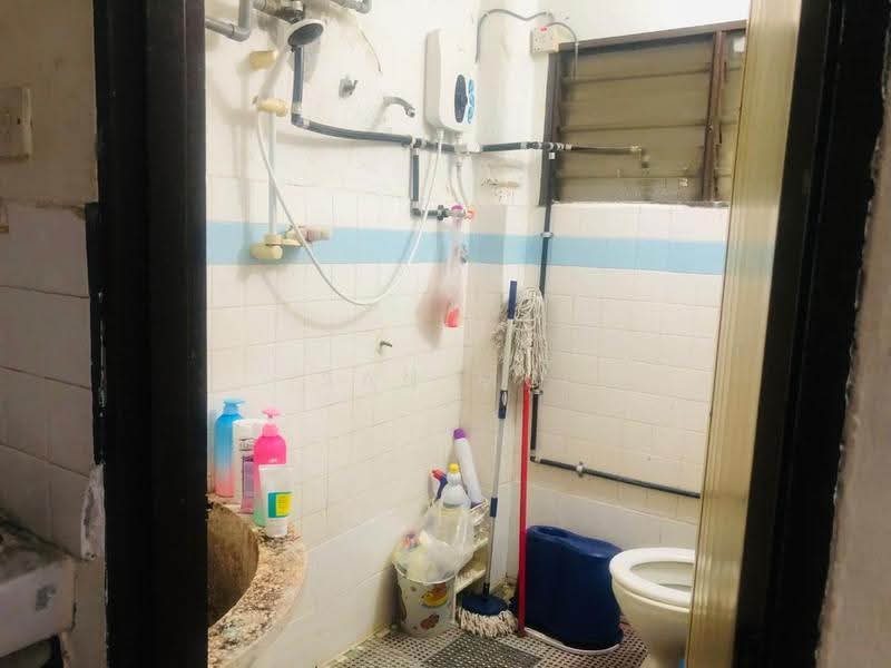 Terraced House for Rent in Taman Bukit Kajang Baru (Kajang) - San MC - Bathroom - PropertyGuru.com.my
