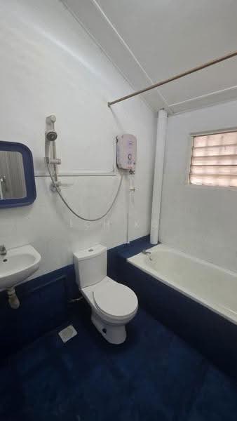 Rumah Teres 2.5-Tingkat untuk Dijual di Taman Muda (Ampang) - Loh KC - Bathroom - PropertyGuru.com.my