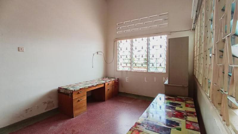 1.5-storey Terraced House for Sale in Seremban (Negeri Sembilan) - Kah Hee Lim - Study - PropertyGuru.com.my
