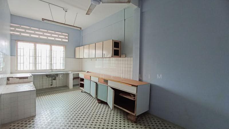 1.5-storey Terraced House for Sale in Seremban (Negeri Sembilan) - Kah Hee Lim - Kitchen - PropertyGuru.com.my