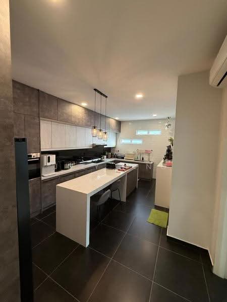 2-storey Terraced House for Sale in Hijayu 3C (Bandar Sri Sendayan) - Joey Heng - Kitchen - PropertyGuru.com.my