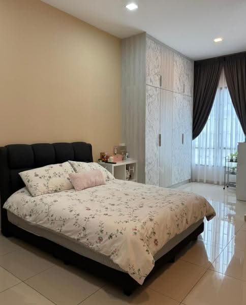 2-storey Terraced House for Sale in Hijayu 3C (Bandar Sri Sendayan) - Joey Heng - Master Bedroom - PropertyGuru.com.my
