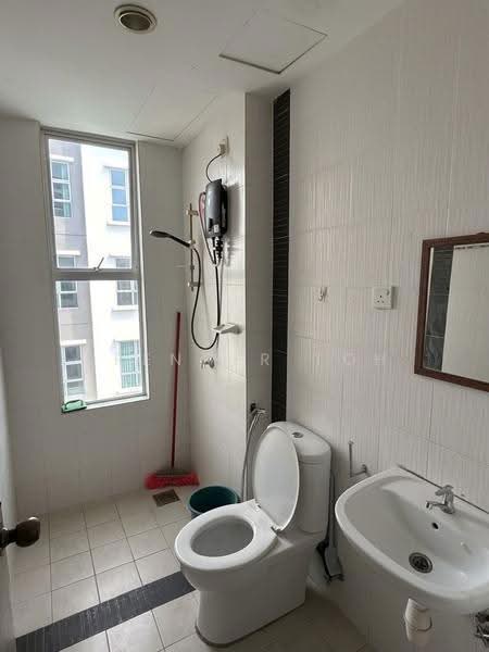 Kediaman Servis untuk Disewa di Domain 4 @ NeoCyber - Spencer Toh - Bathroom - PropertyGuru.com.my