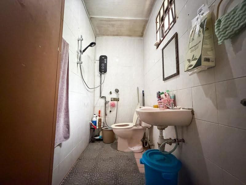 2-storey Terraced House for Sale in SS3 (Petaling Jaya) - Muin Mn - Bathroom - PropertyGuru.com.my