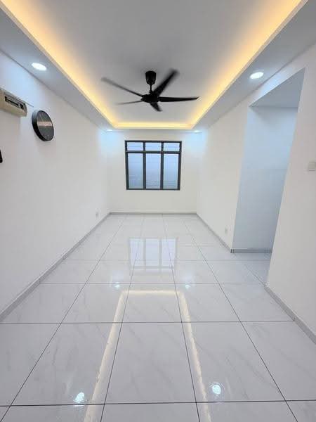 Flat for Sale at Rumah Pangsa Laman Tasik - JAN AU - Living Room - PropertyGuru.com.my