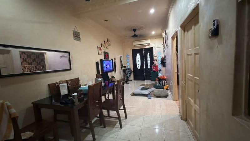 1-storey Terraced House for Sale in Taman Desa Rhu (Sikamat) - Azrul Othman - Living Room - PropertyGuru.com.my