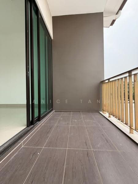 Rumah Kluster untuk Dijual di Setia Alam (Selangor) - Janice Tang - Balcony - PropertyGuru.com.my