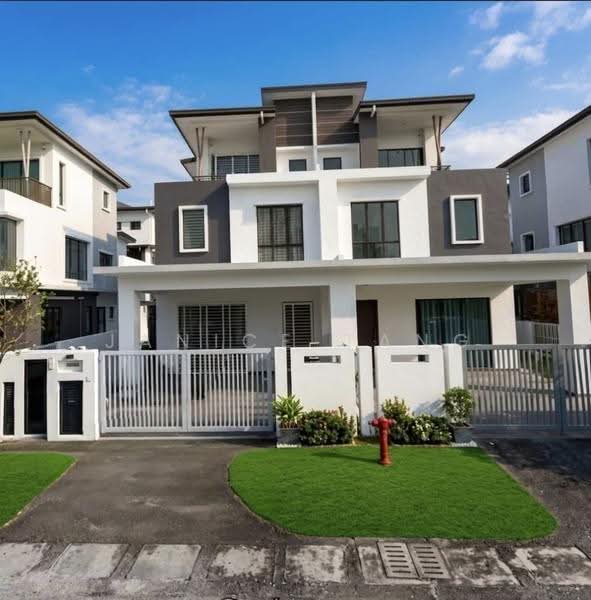 Rumah Kluster untuk Dijual di Setia Alam (Selangor) - Janice Tang - Exterior - PropertyGuru.com.my