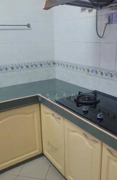 Rumah Berkembar untuk Dijual di Seksyen 9 (Shah Alam) - Najah Kadir - Kitchen - PropertyGuru.com.my