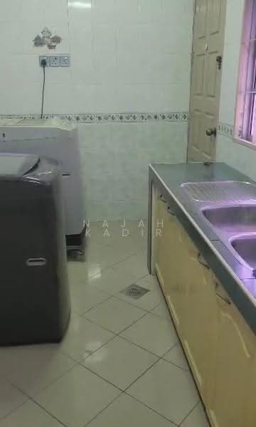 Rumah Berkembar untuk Dijual di Seksyen 9 (Shah Alam) - Najah Kadir - Kitchen - PropertyGuru.com.my