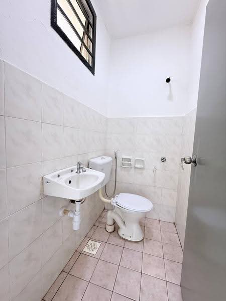 Pangsapuri untuk Dijual di Bandar Selesa Jaya - SY Ngo - Bathroom - PropertyGuru.com.my
