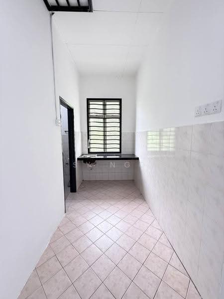 Pangsapuri untuk Dijual di Bandar Selesa Jaya - SY Ngo - Kitchen - PropertyGuru.com.my
