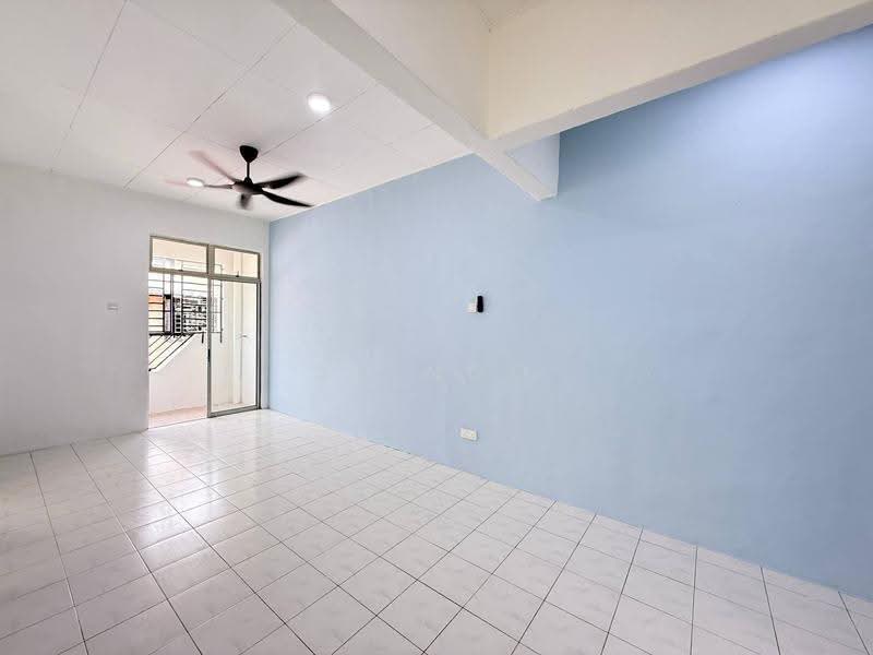 Pangsapuri untuk Dijual di Bandar Selesa Jaya - SY Ngo - Living Room - PropertyGuru.com.my