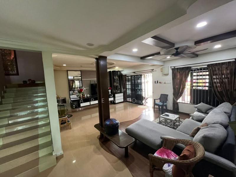 Rumah Teres 2-Tingkat untuk Dijual di Taman Bunga Negara (Shah Alam) - Karen Ong - Living Room - PropertyGuru.com.my