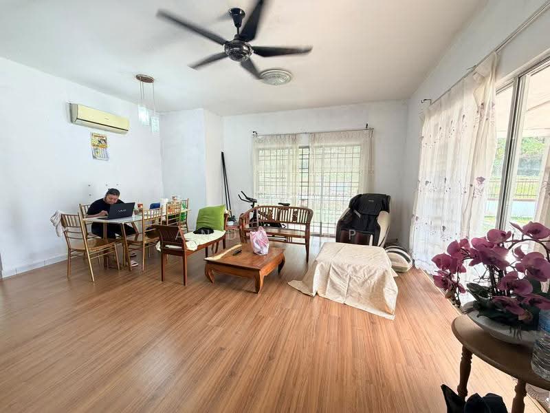 Rumah Teres 2-Tingkat untuk Dijual di Kota Emerald (Rawang) - Andy Yap - Living Room - PropertyGuru.com.my