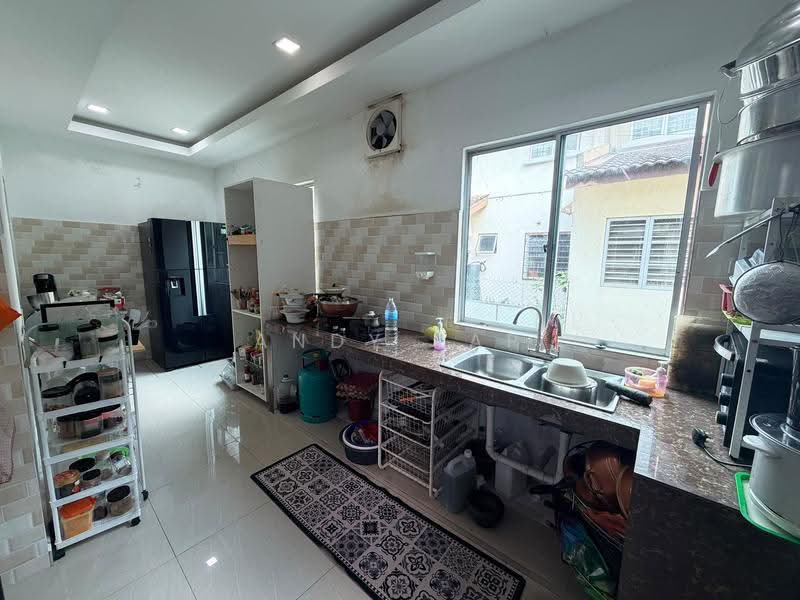Rumah Teres 2-Tingkat untuk Dijual di Kota Emerald (Rawang) - Andy Yap - Kitchen - PropertyGuru.com.my