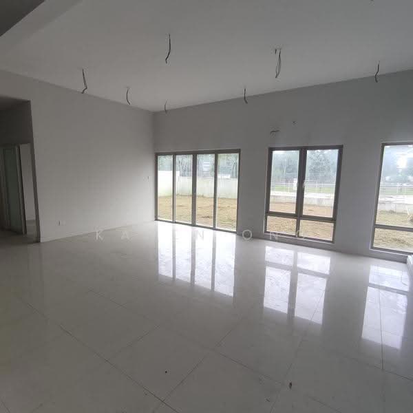 Cluster House for Sale in Sunway Alam Suria (Shah Alam) - Karen Ong - Living Room - PropertyGuru.com.my