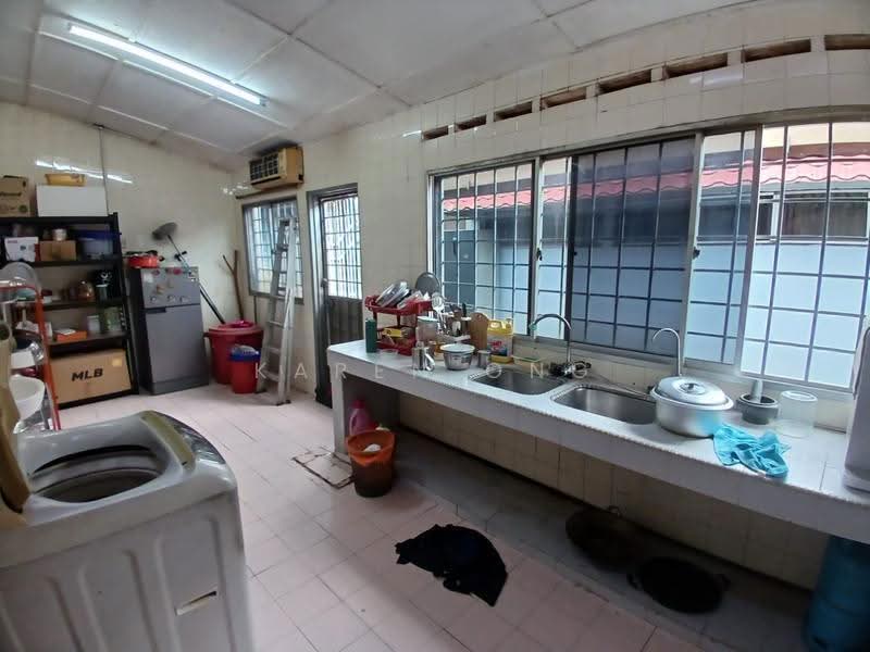 1-storey Terraced House for Sale in Puchong (Selangor) - Karen Ong - Kitchen - PropertyGuru.com.my