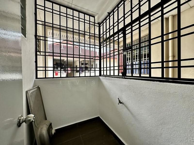 Rumah Flat untuk Disewa di Taman Seri Setanggi - Elvis Sim - Balcony - PropertyGuru.com.my