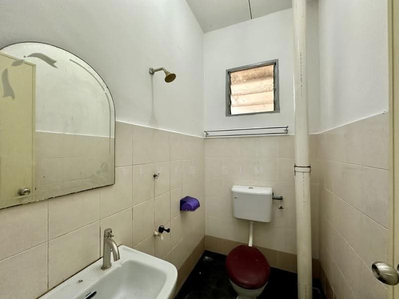 Rumah Flat untuk Disewa di Taman Seri Setanggi - Elvis Sim - Bathroom - PropertyGuru.com.my