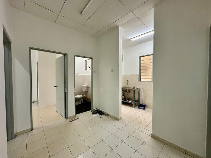 Rumah Flat untuk Disewa di Taman Seri Setanggi - Elvis Sim - Bathroom - PropertyGuru.com.my