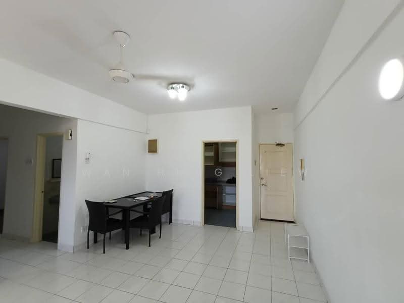 Pangsapuri untuk Dijual di Anjung Hijau (Greenfields) - Wan Hung Liew - Dining Room - PropertyGuru.com.my