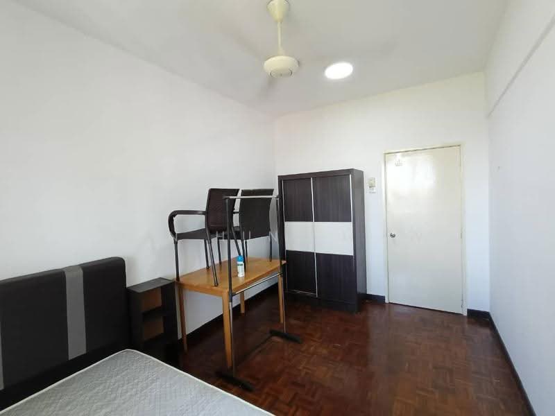 Pangsapuri untuk Dijual di Anjung Hijau (Greenfields) - Wan Hung Liew - Bedroom - PropertyGuru.com.my