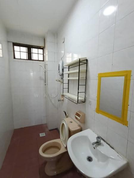 Pangsapuri untuk Dijual di Anjung Hijau (Greenfields) - Wan Hung Liew - Bathroom - PropertyGuru.com.my