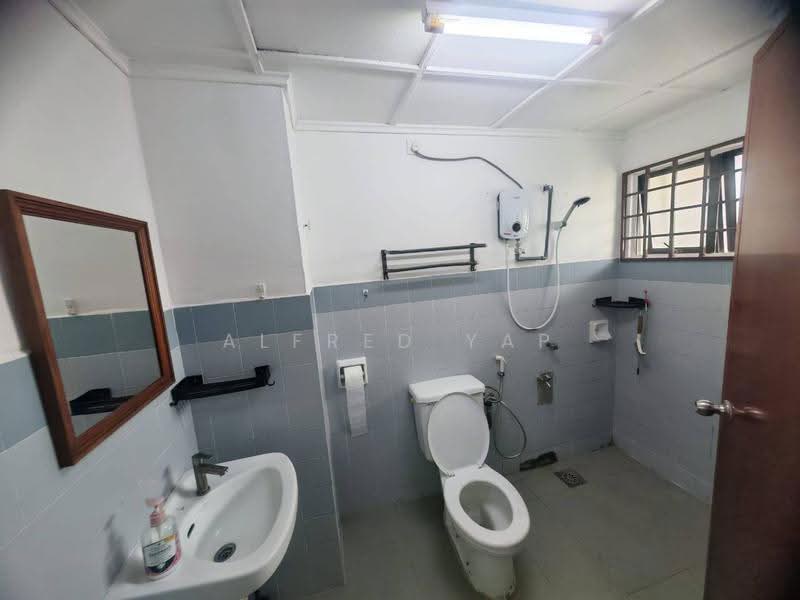 Pangsapuri untuk Disewa di Pan Vista - Alfred Yap - Bathroom - PropertyGuru.com.my