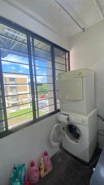 Pangsapuri untuk Disewa di Mawar Apartment - Kelvin Tan - Balcony - PropertyGuru.com.my