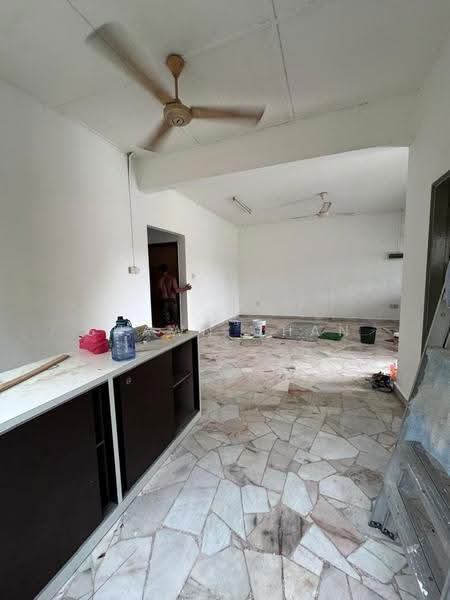 Rumah Teres 1-Tingkat untuk Disewa di Taman Johor Jaya (Johor Bahru) - Shawn Chan - Living Room - PropertyGuru.com.my