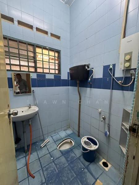 Rumah Teres 1-Tingkat untuk Disewa di Taman Johor Jaya (Johor Bahru) - Shawn Chan - Bathroom - PropertyGuru.com.my